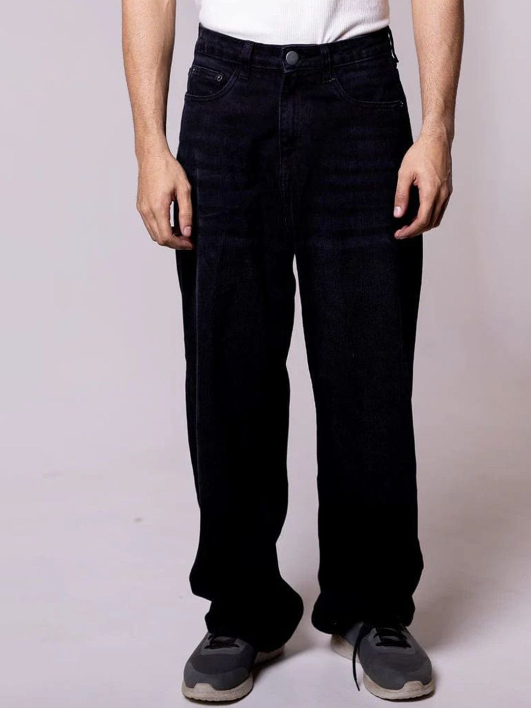 Minus One Men Baggy Mid-Rise Clean Look Jeans