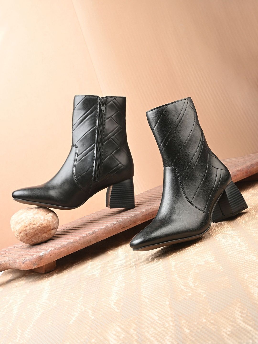 Roadster Women Black Lightweight Block Heel Casual Boots