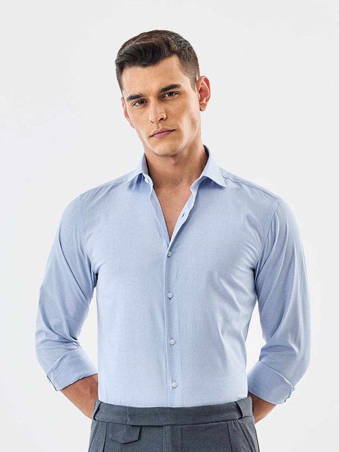 Snitch Men Slim Fit Solid Spread Collar Cotton Formal Shirt