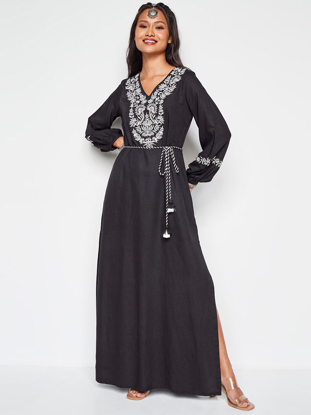 Global Desi Global Desi Ethnic Motif Embroidered V-Neck A-Line Maxi Ethnic Dress