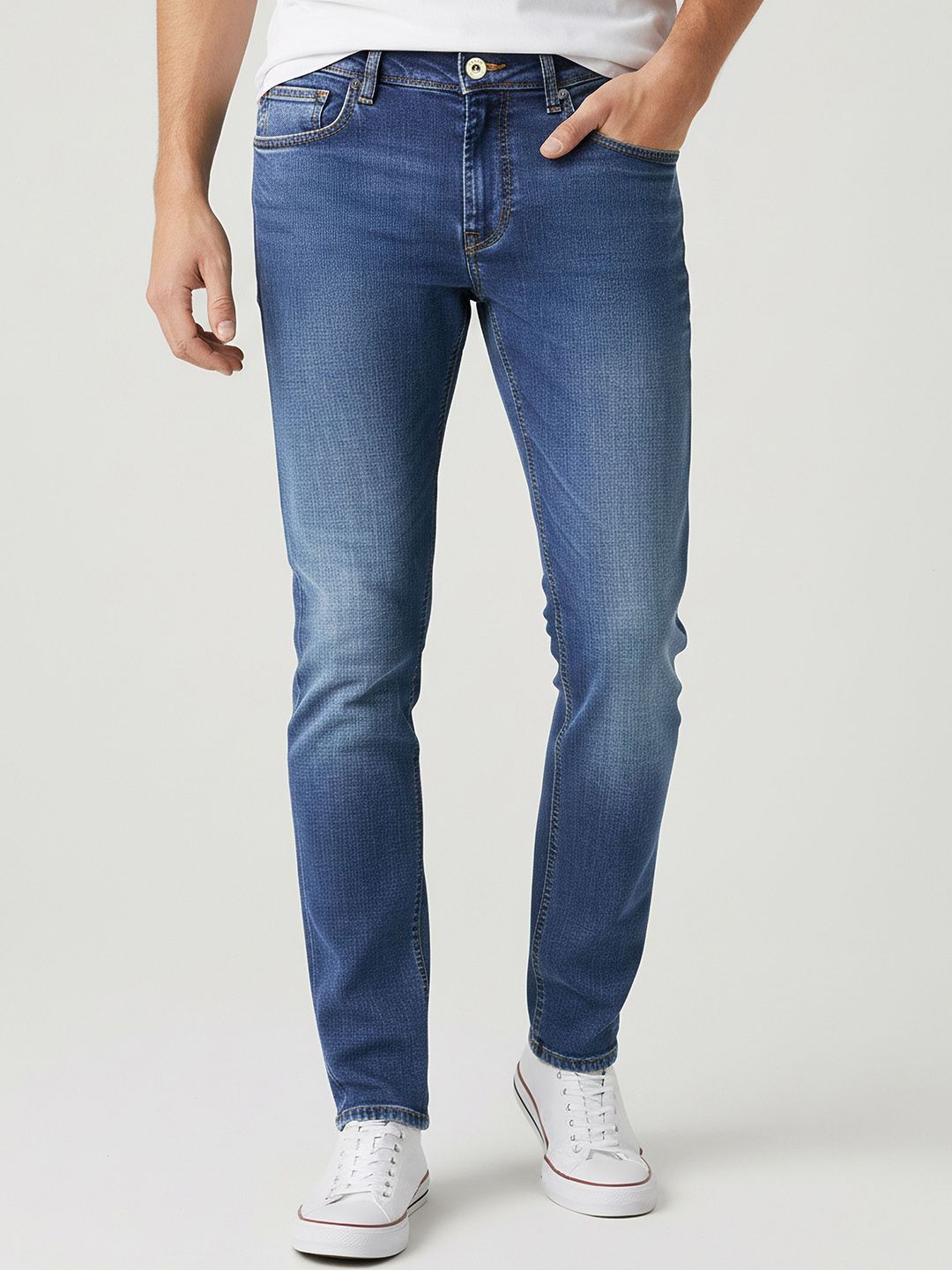 Celio Men Jean Slim Fit Mid-Rise Light Fade Jeans