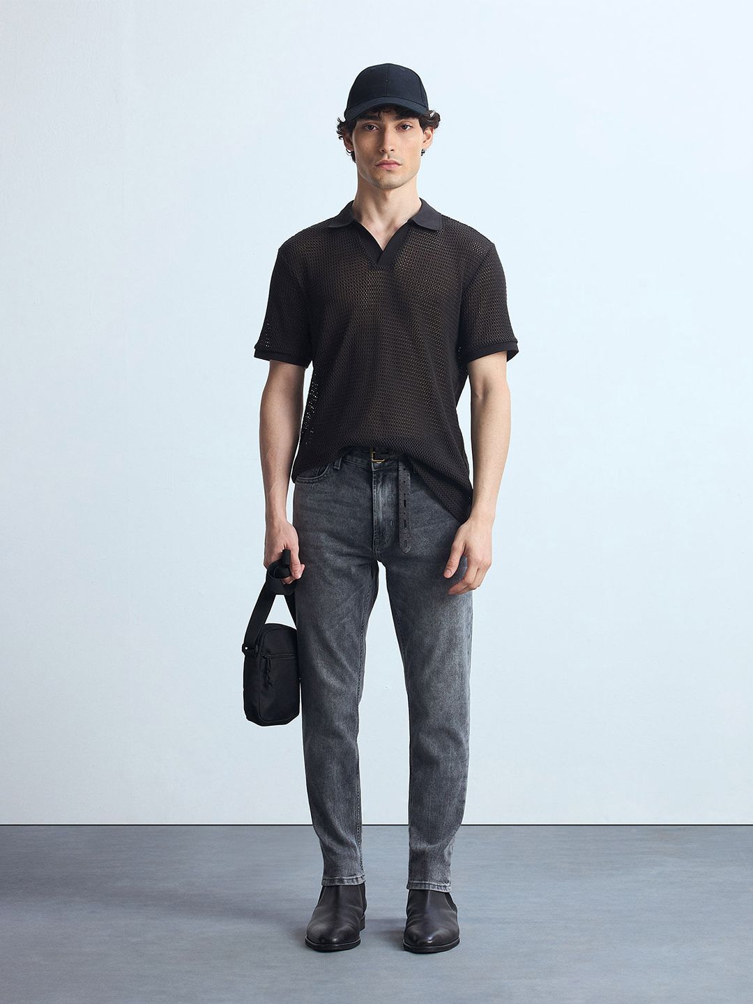 Tapered Fit Stretchable Jeans Flying Machine Men Relaxed Tapered Fit Mid-Rise Light Fade Stretchable Jeans