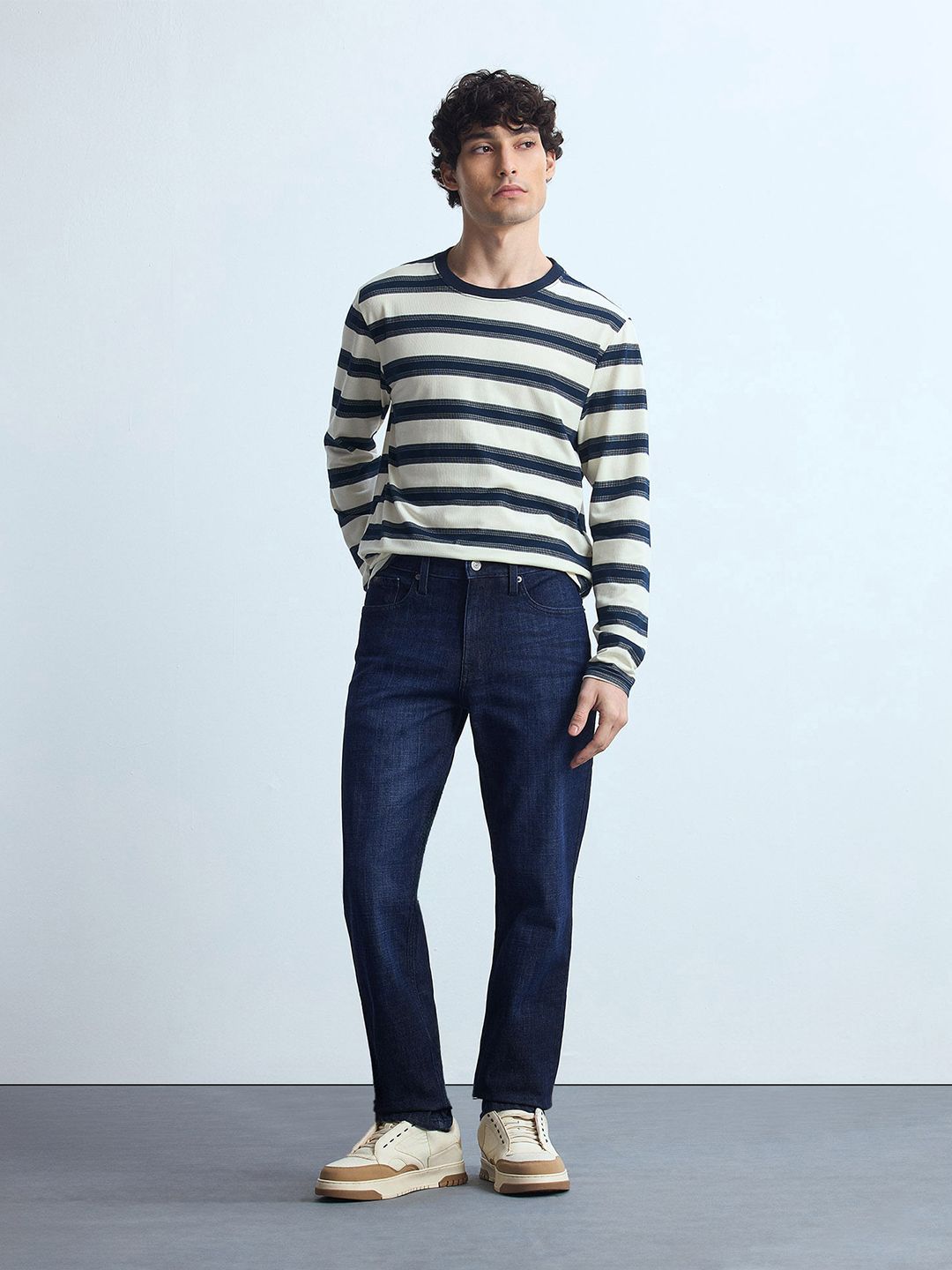 Flying Machine Men Slim Straight Fit Mid-Rise Light Fade Stretchable Jeans