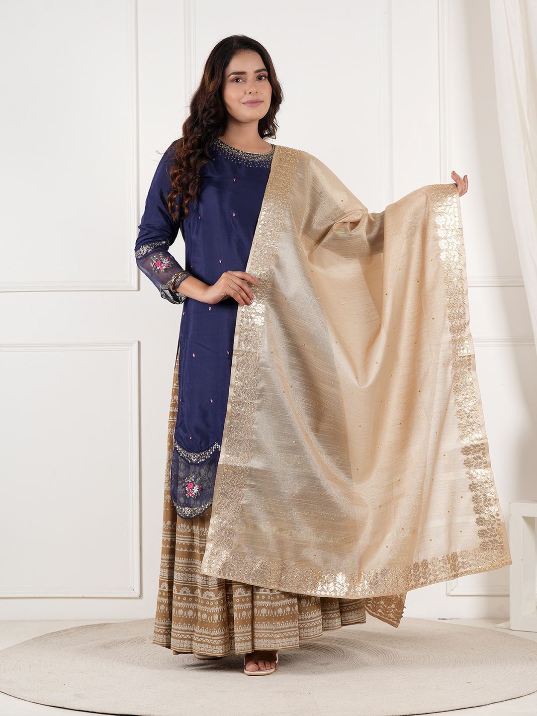 A R SILK DUPATTA HUB Floral Embroidered Dupatta With Gotta Patti