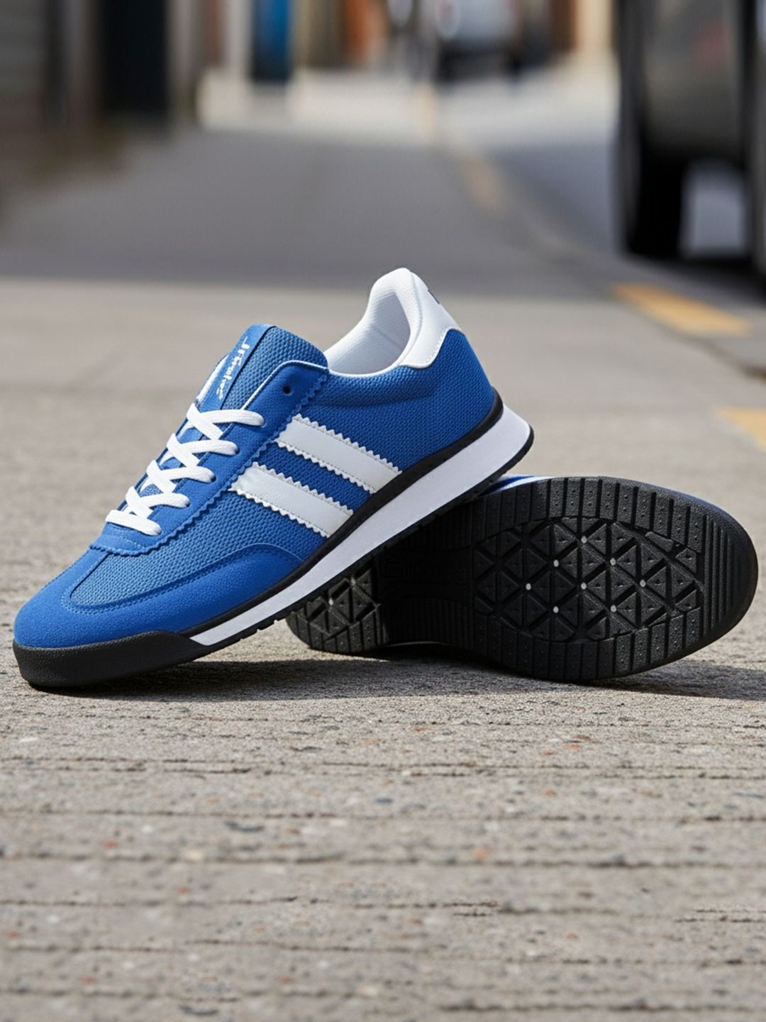 HIROLAS Men Mesh Running Lace-Ups Sports Shoes