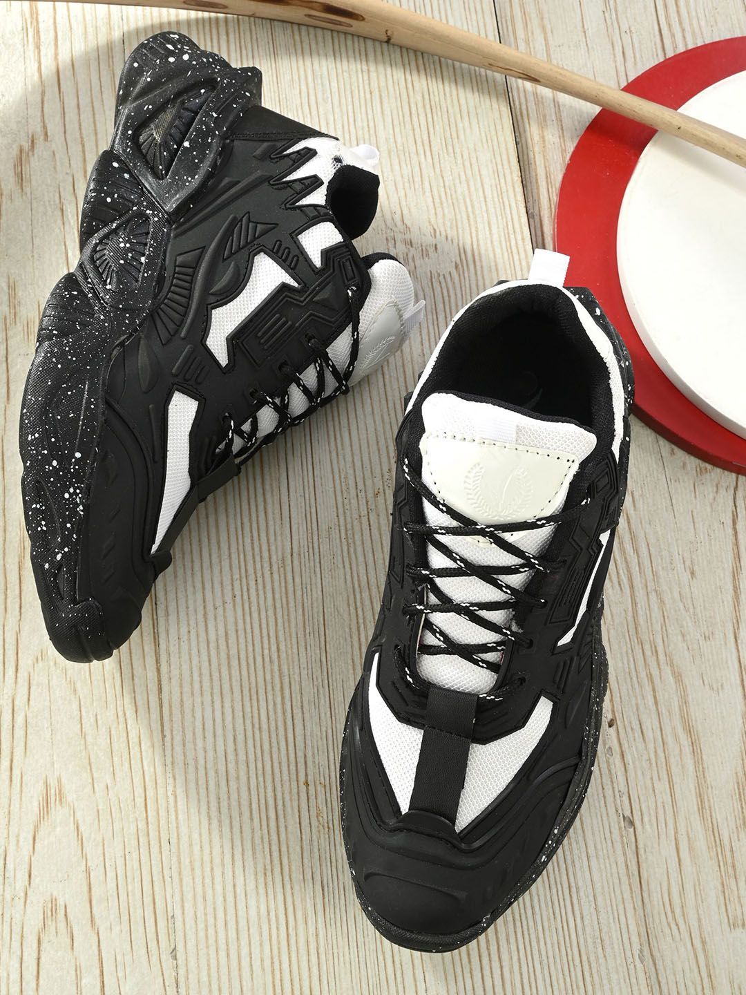 Vellinto Men Mesh Running Non-Marking Shoes