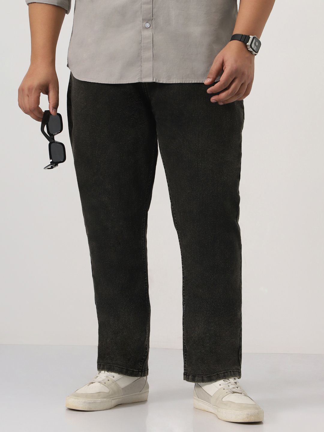 Urbano Plus Men Straight Fit Mid-Rise Heavy Fade Washed Stretchable Jeans