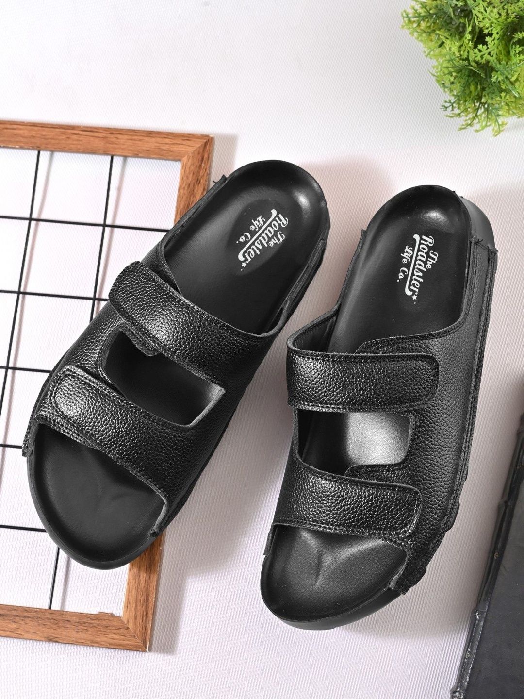 Roadster Men Black Solid Synthetic Comfort Slipon Sandals