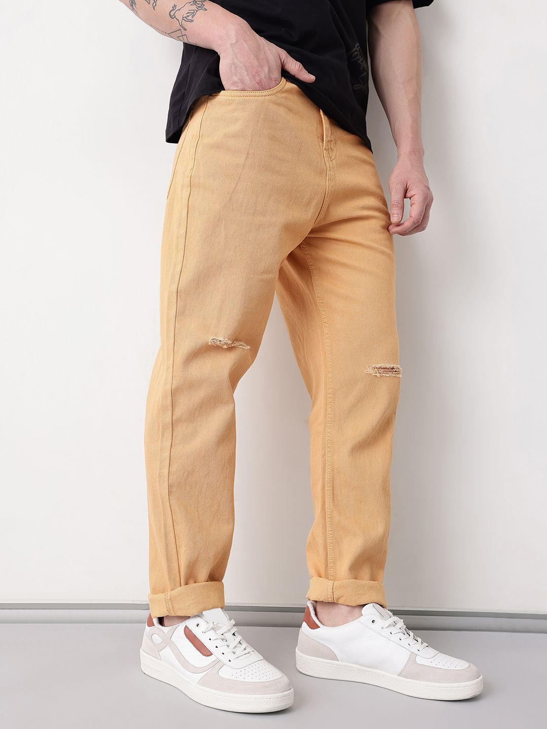 Mast & Harbour Men Relaxed Tapered Fit Mid-Rise Slash Knee Jeans