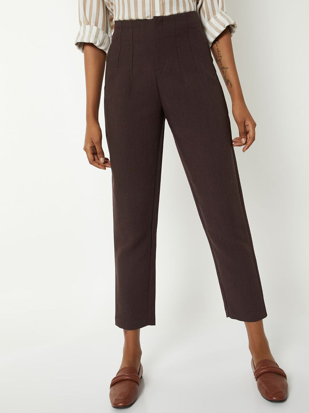 max Women Slim Fit Cropped Pleated Trousers