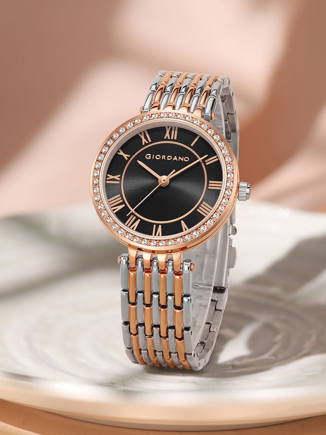 Giordano Eleganza Collection Women Round Diamond-Set with Metal Strap Analog Watch