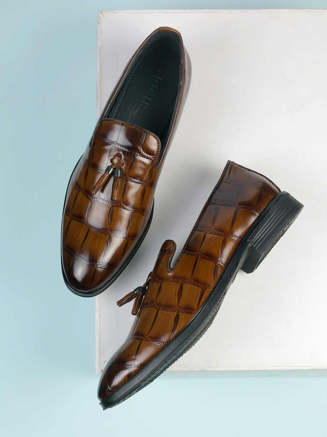 Mochi Men Round-Toe Textured Formal Loafers