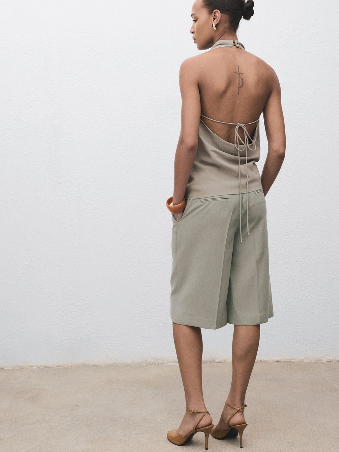 Mid Rise Bermudas