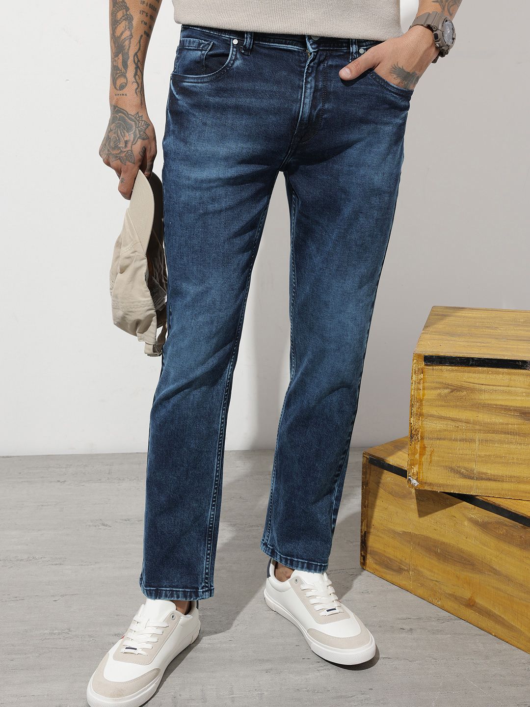 The Roadster Life Co. Men Slim Fit Heavy Fade Stretchable Jeans