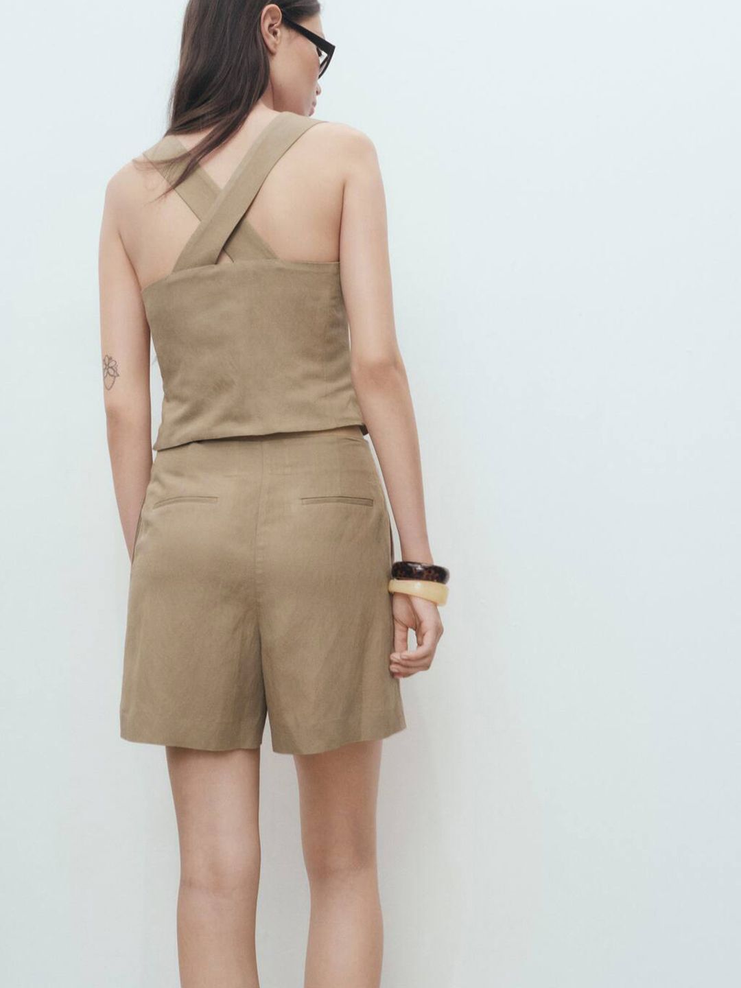 Mid-Rise Regular Shorts