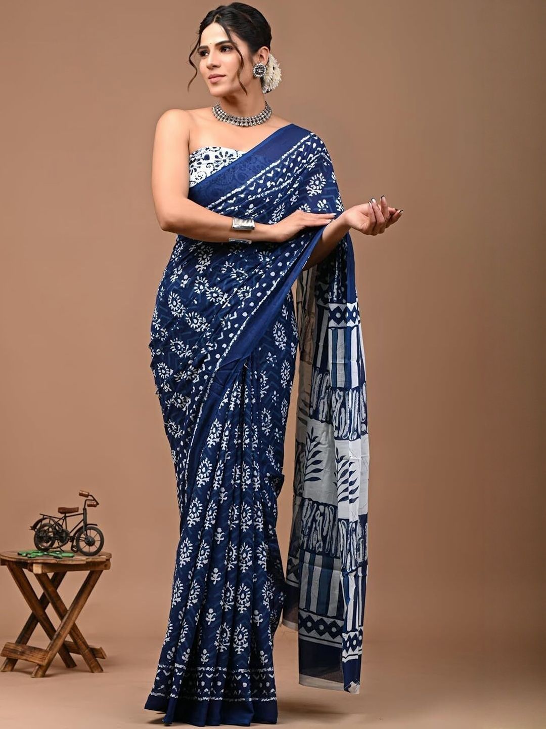 Moda Rapido Women Ethnic Motifs Printed Pure Cotton Ikat Saree  With Blouse Piece