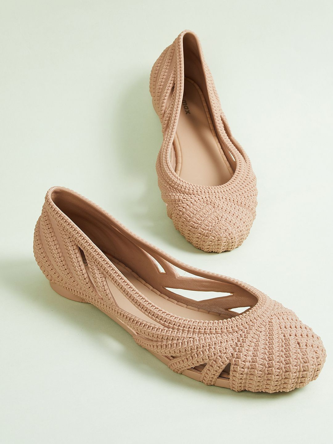 max Textured Round Toe Ballerinas