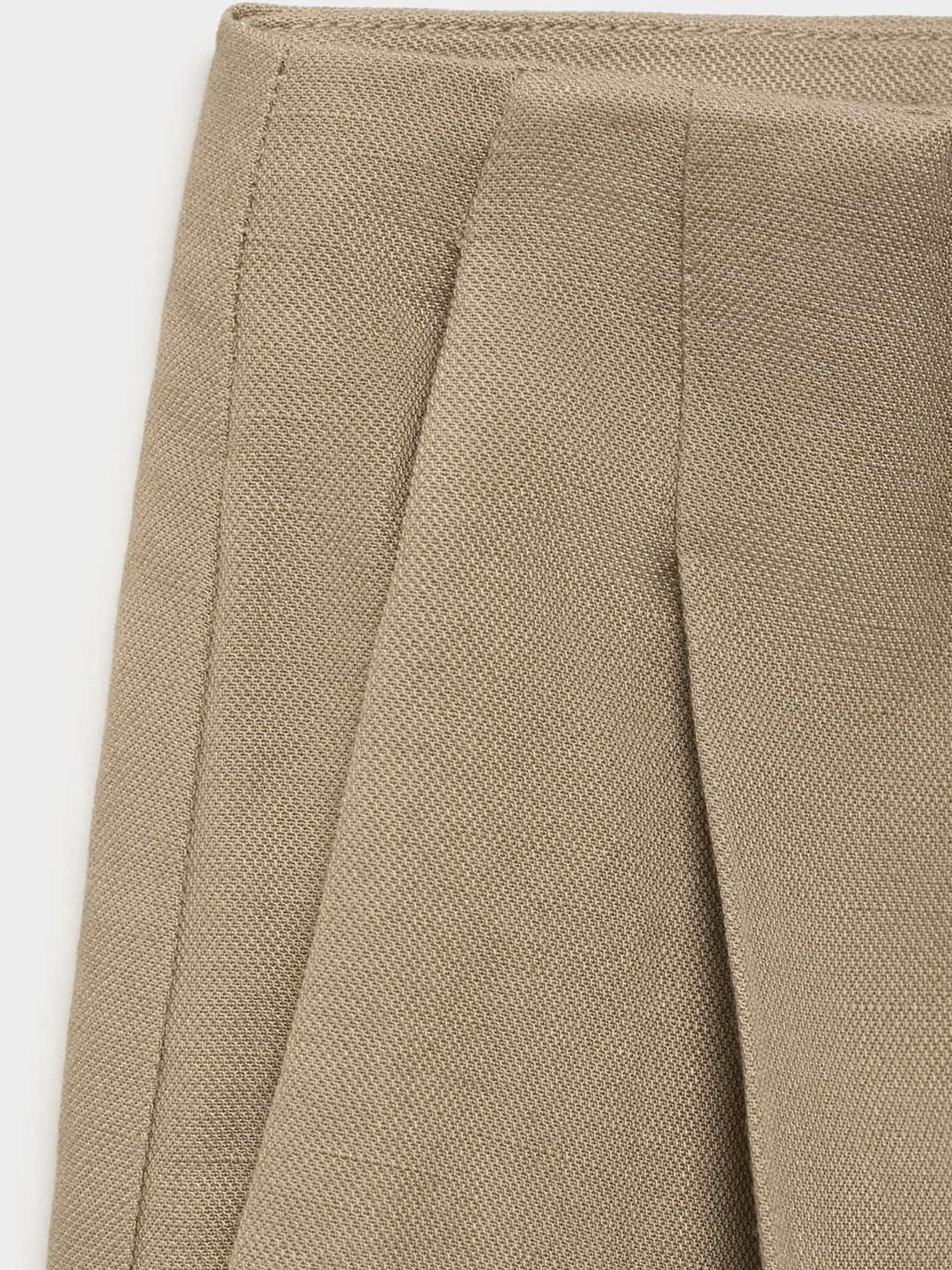 Mid-Rise Regular Shorts