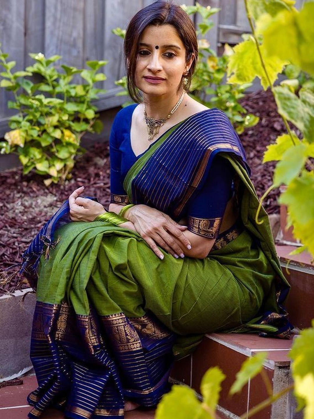 AVANTIKA FASHION Striped Border Zari Kanjeevaram Saree With Blouse Piece