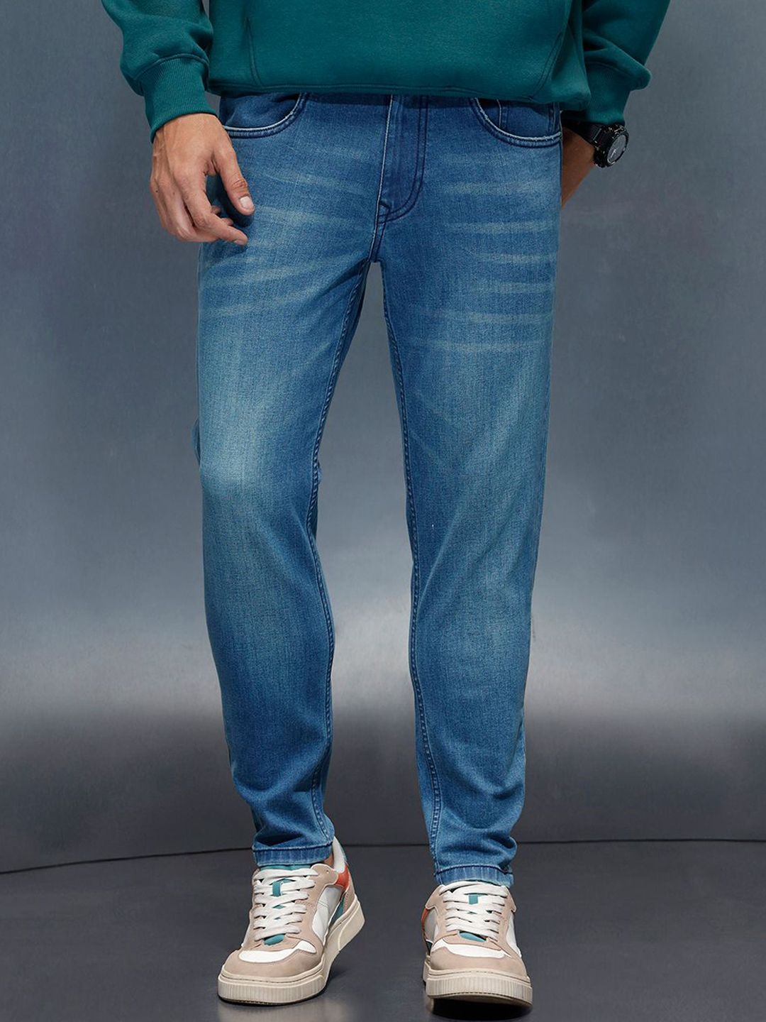 WROGN Men Solid Slim Fit Mid-Rise Light Fade Stretchable Jeans