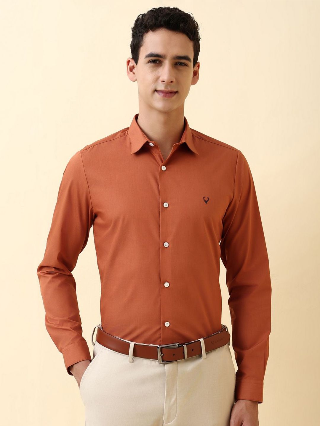 Allen Solly Men Slim Fit Solid Spread Collar Formal Shirt