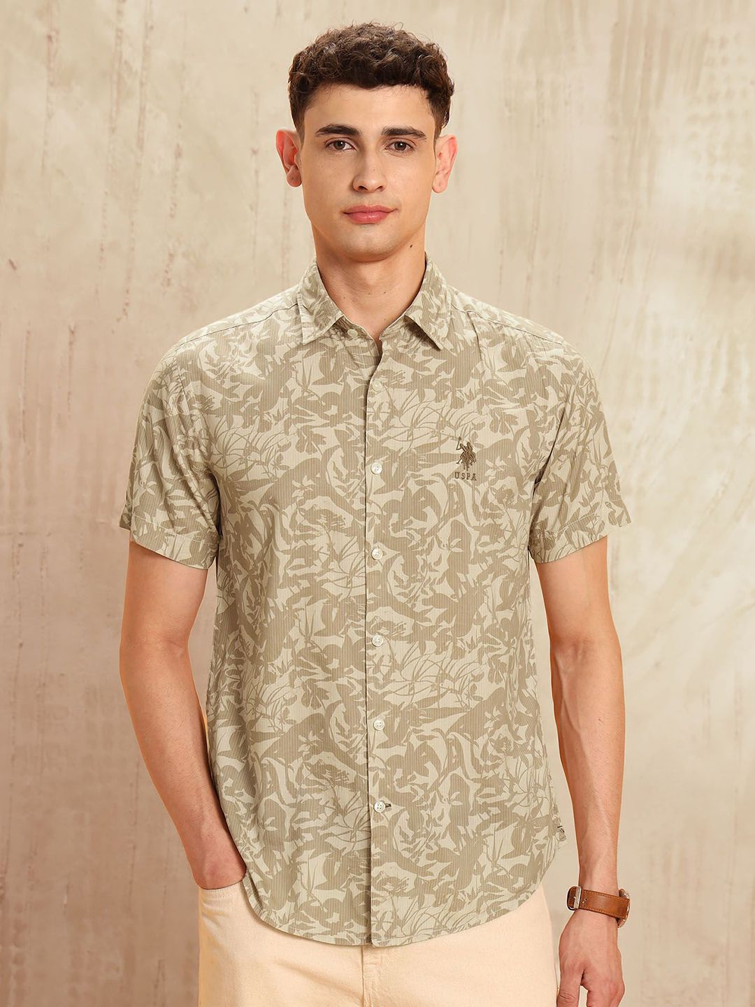 U.S. Polo Assn. Denim Co. U.S. Polo Assn. Denim Co. Floral Printed Slim Fit Spread Collar Shirt
