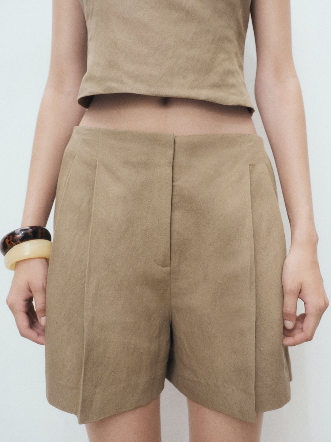 Mid-Rise Regular Shorts