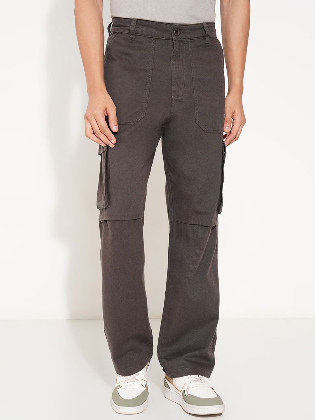 7 Alt by Pantaloons Men Mid-Rise Loose Fit Flat-Front Cotton Cargos Trousers