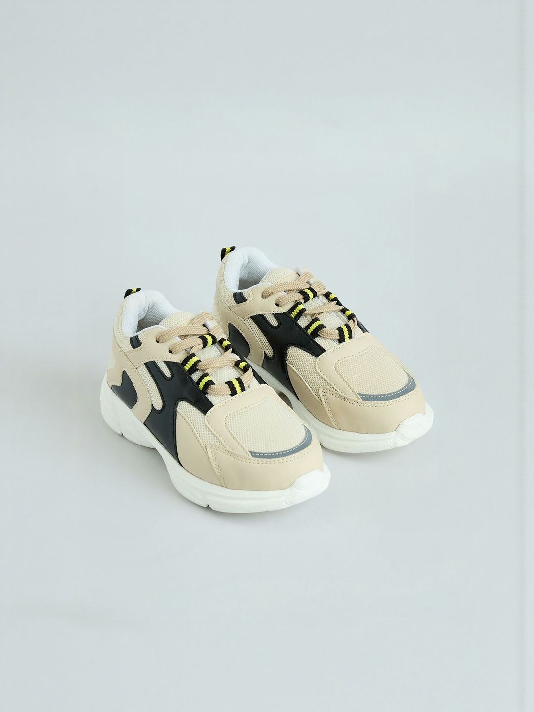 Hopscotch Boys Beige  Colour-Block Athletic  Synthetic Non-Marking Shoes