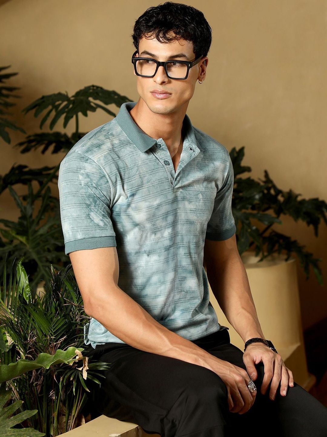 CAHOOT Men Dyed Polo Collar Slim Fit T-shirt