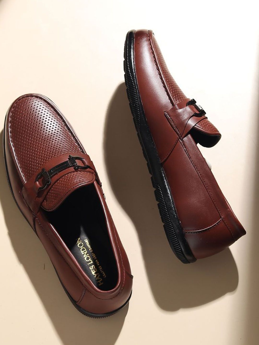 Hayes London Men Textured Slip-On Leather Formal Loafers