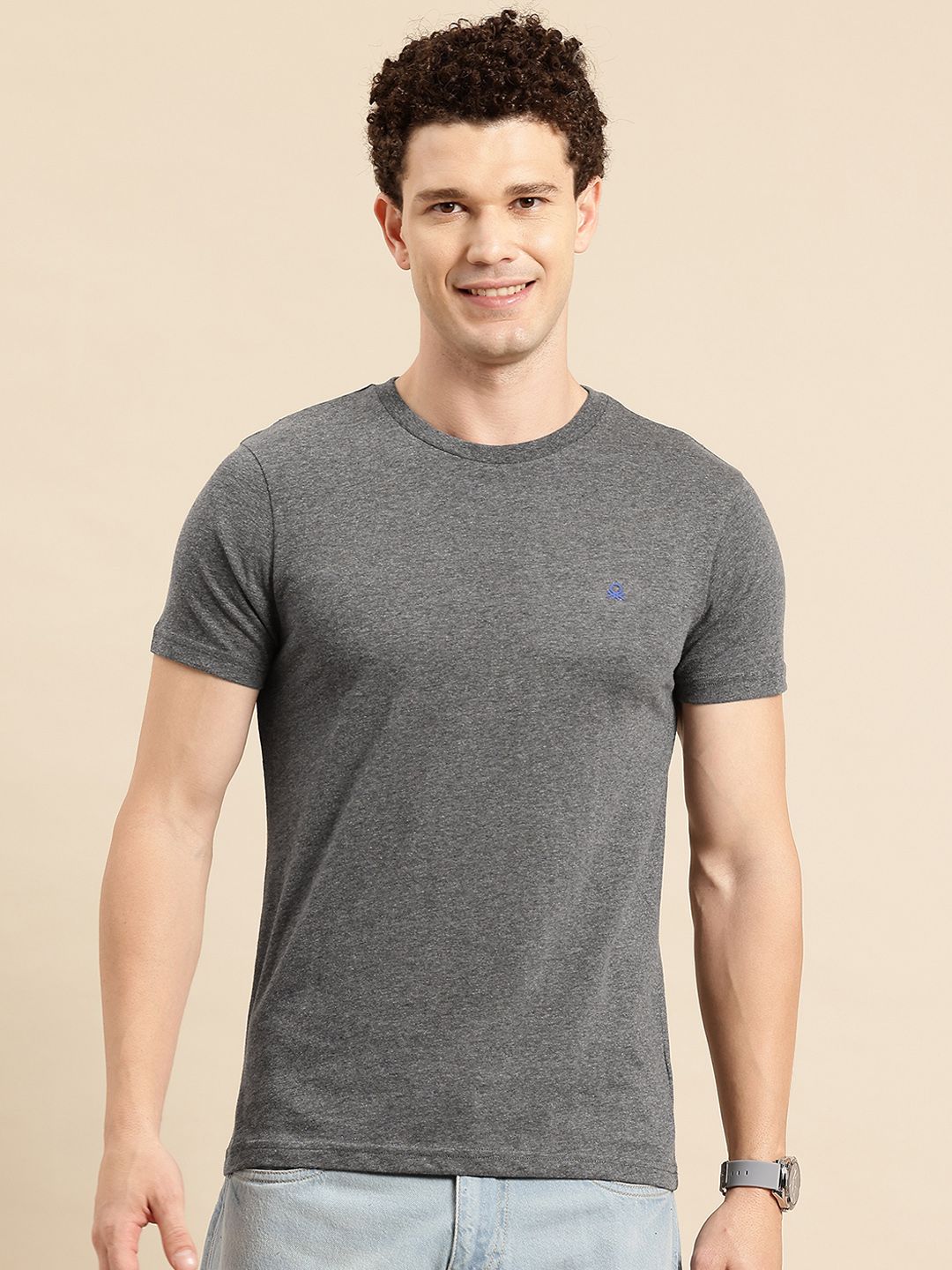 United Colors of Benetton Men Solid Round Neck T-shirt