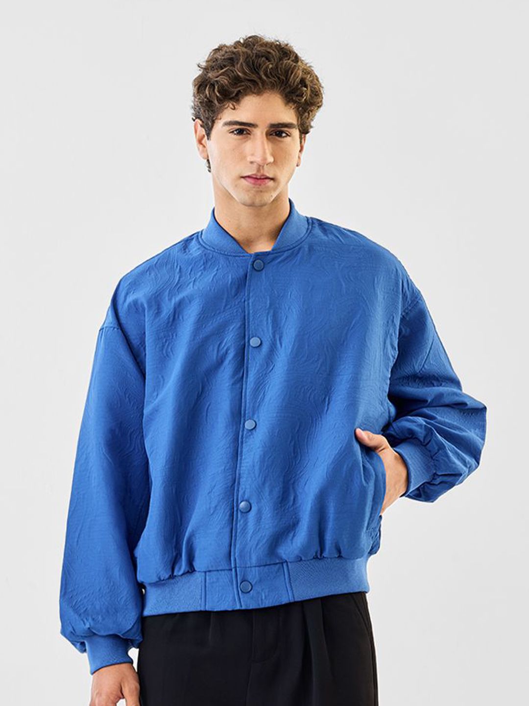Snitch Textured Collarless Lightweight Padded Jacket