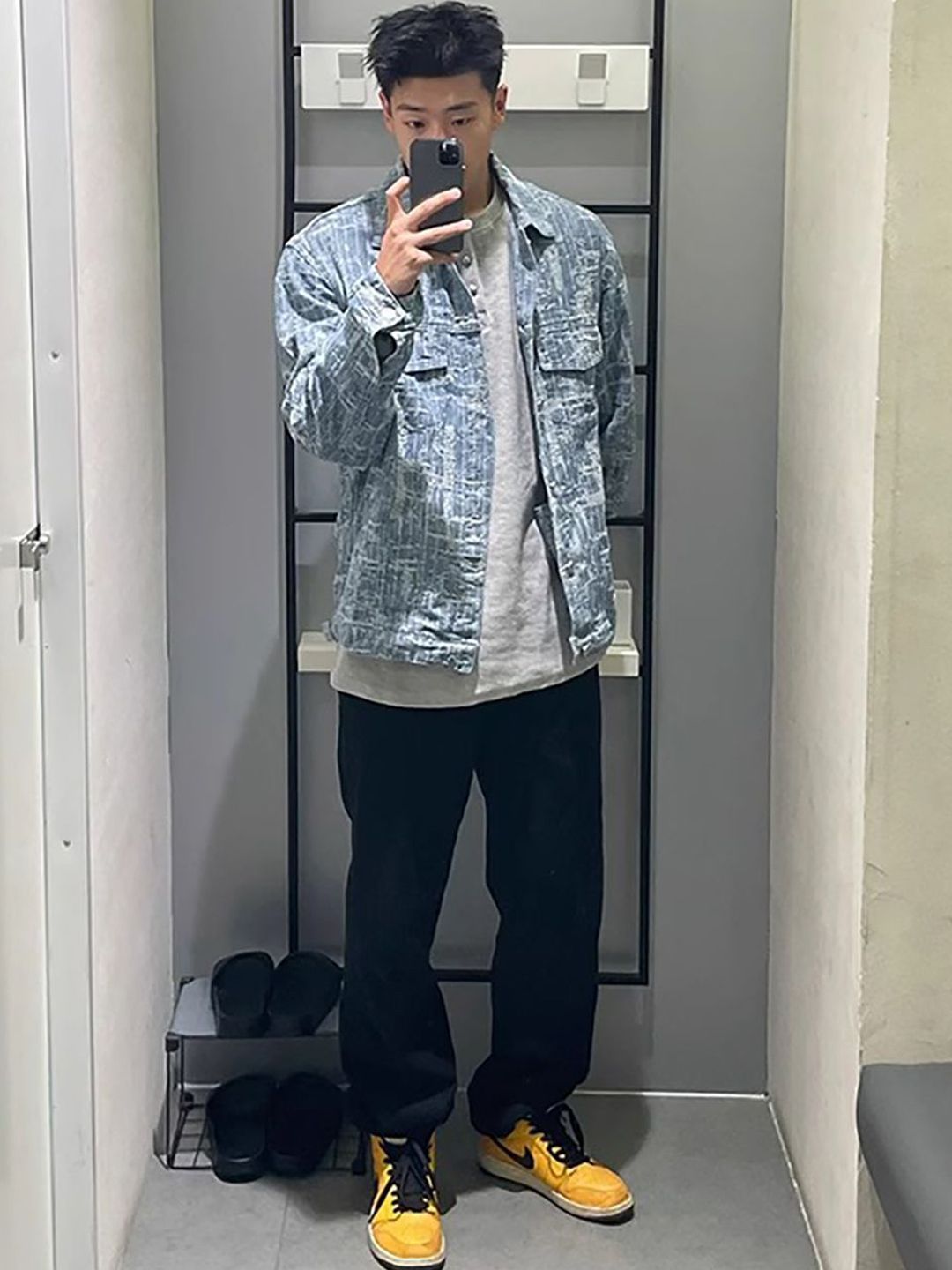 StyleCast Men Washed Spread Collar Cotton Denim Jacket