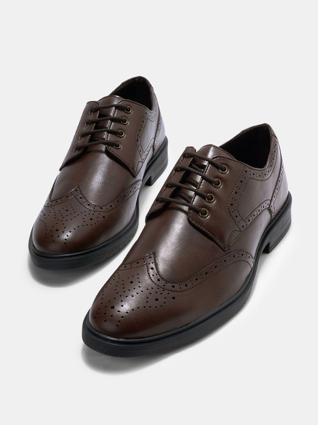 BYFORD by Pantaloons Men Textured Formal Brogues