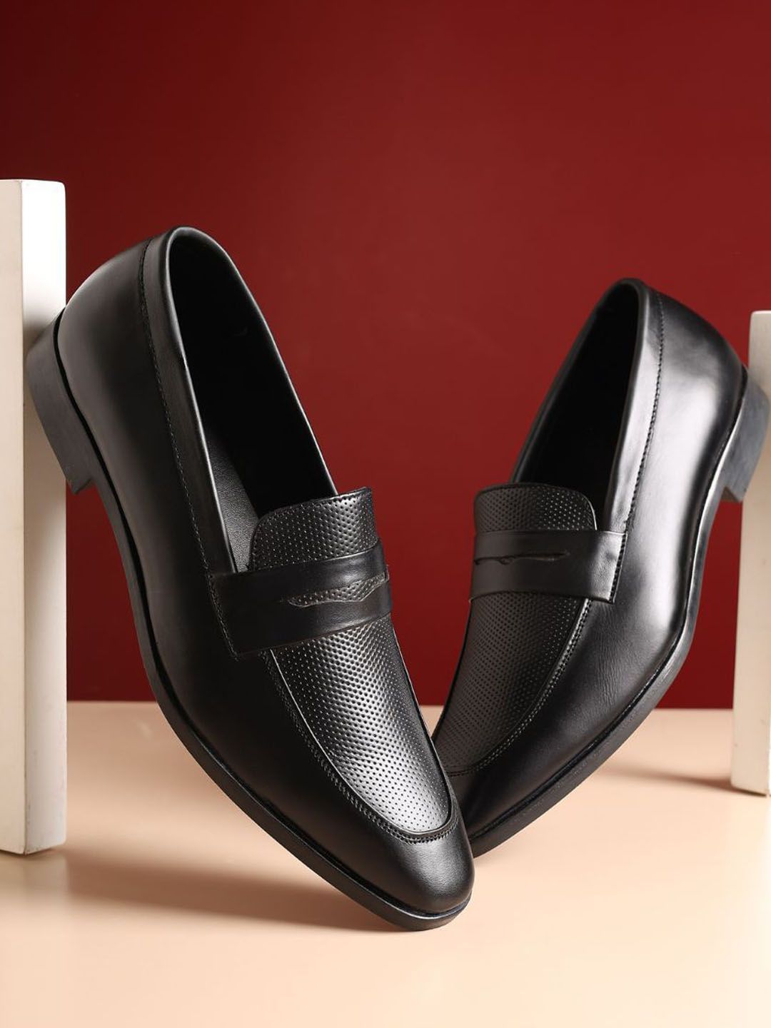 Hayes London Men Textured Leather Formal Loafers