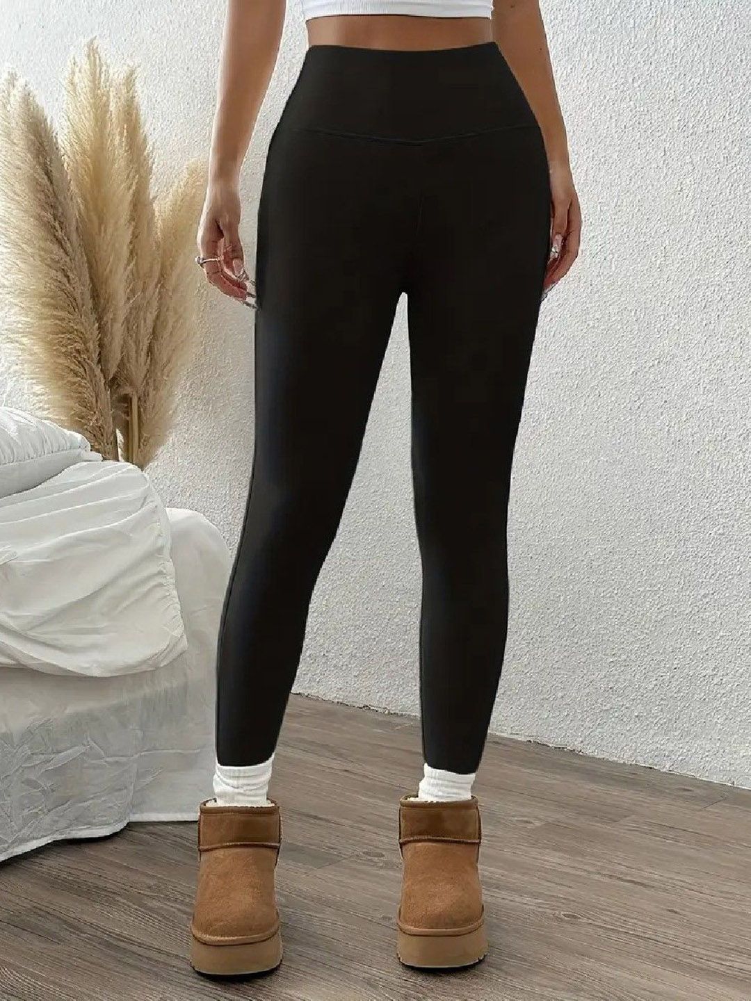 1TO FINITY Women Slim-Fit Warm Thick Fur Lined Winter Fleece Thermal Bottoms