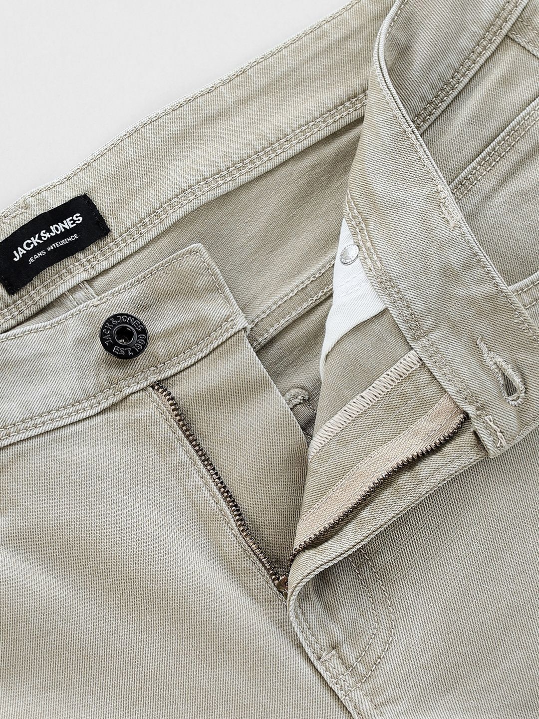 Slim Fit Low-Rise Low Distress Light Fade Stretchable Jeans