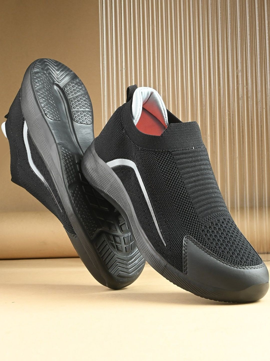 Roadster Men Running Non-Marking Shoes