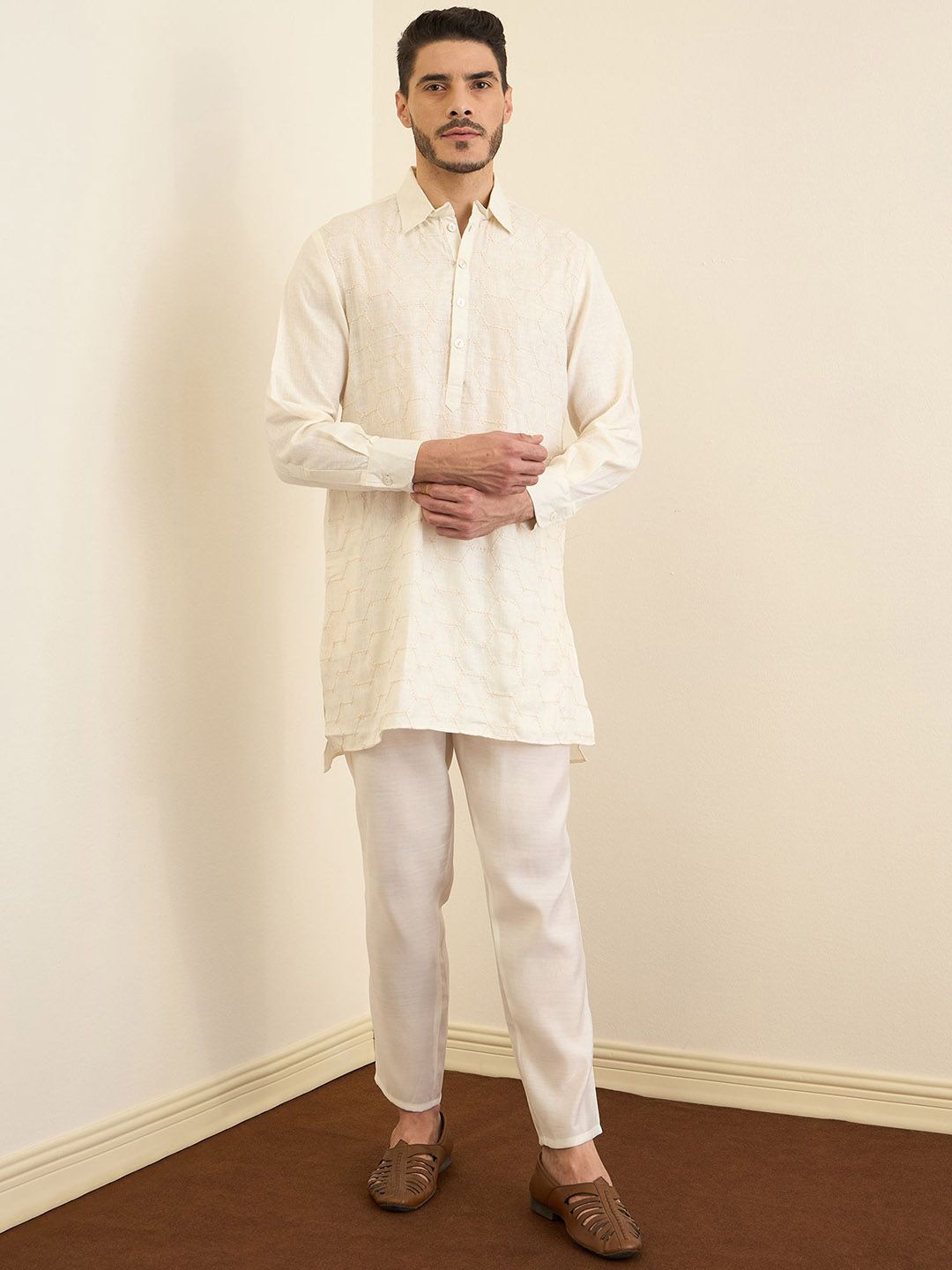 House of Pataudi Men Embroidered Shirt Collar Straight Kurta