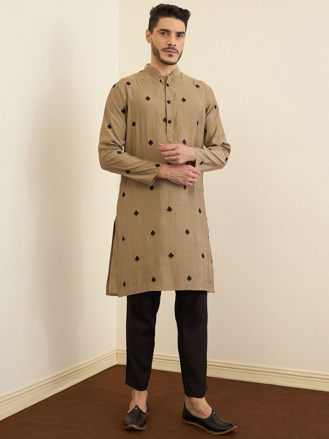 House of Pataudi Ethnic Motifs Embroidered Mandarin Collar Thread Work Straight Kurta