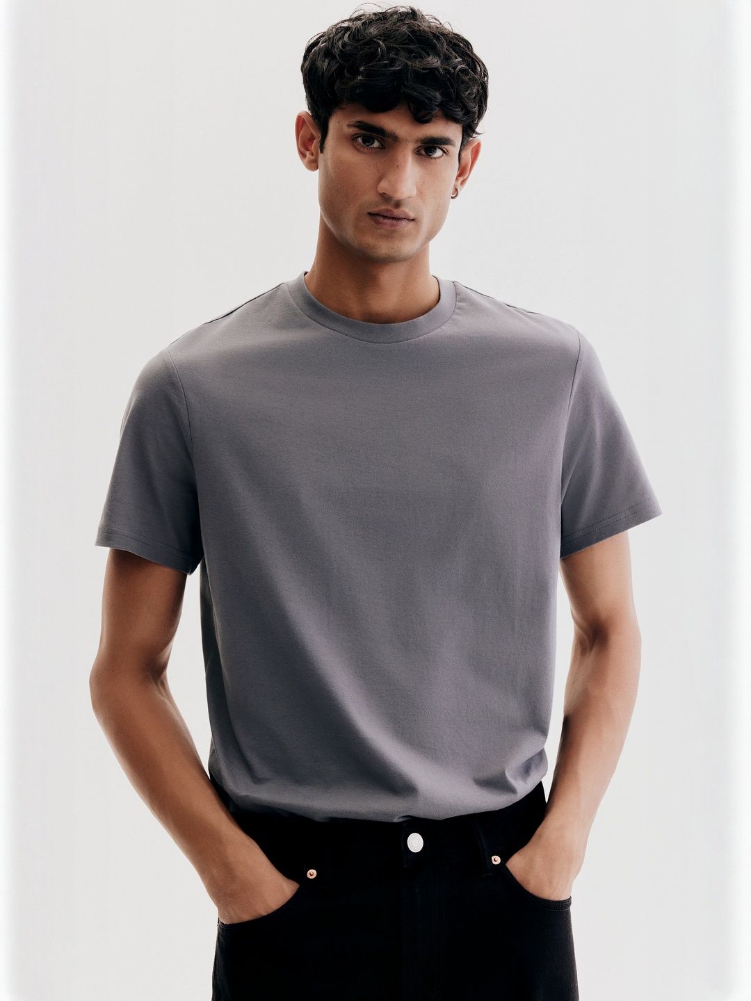 H&M Regular Fit Round-Neck T-Shirt