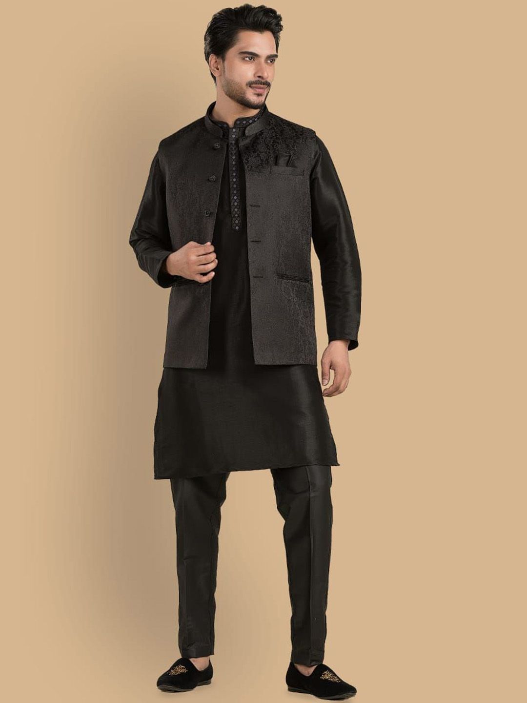 TRENDS OF ETHNIC TRENDS OF ETHNIC Men Self Design Mandarin-Neck Nehru Jacket