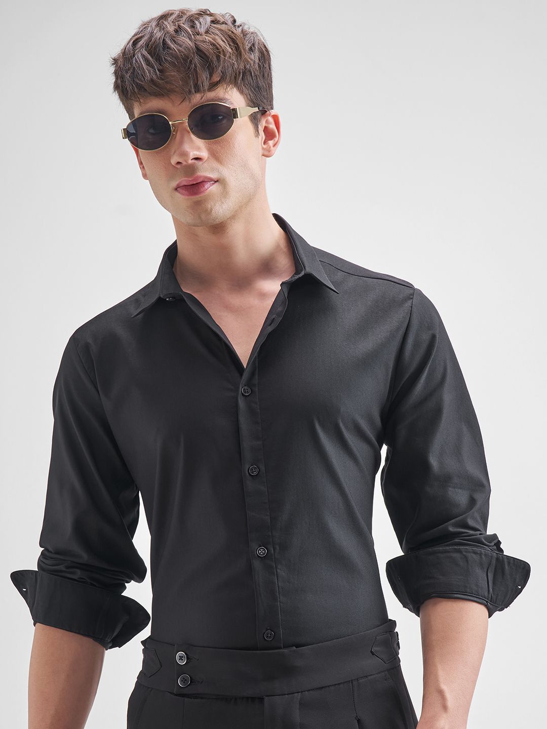 HIGHLANDER Men Relaxed Fit Solid Spread Collar Formal Shirt