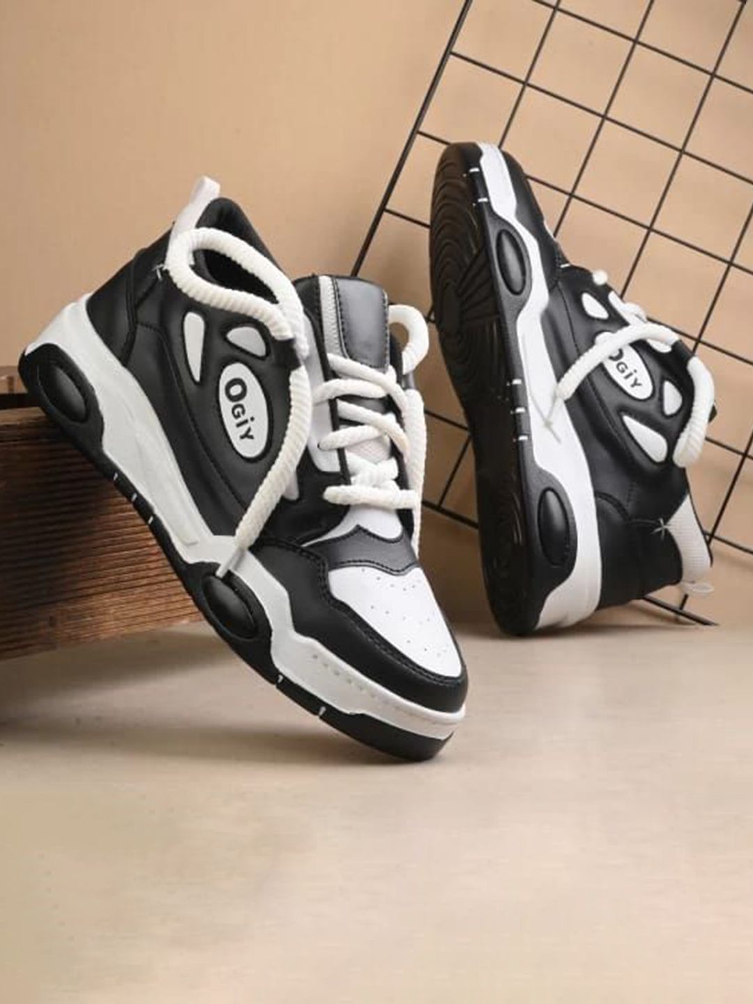 geelexo Men Mesh Training or Gym Non-Marking Shoes