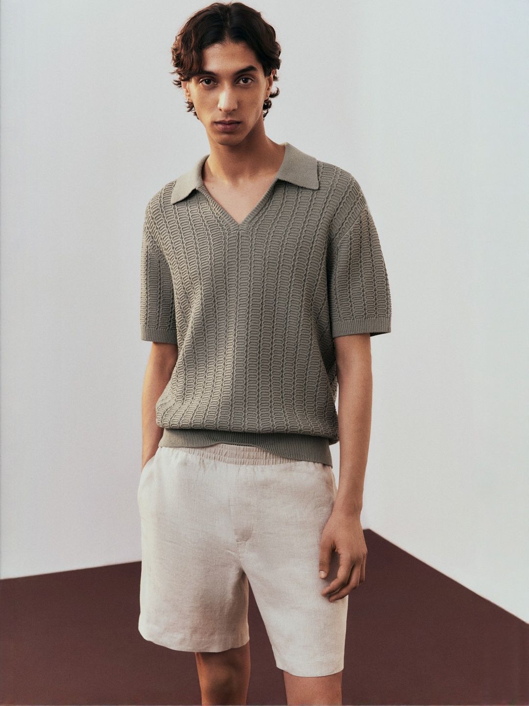 H&M Regular Fit Textured-Knit Polo Shirt deal from myntra H&M Regular Fit Textured-Knit Polo Shirt deal from myntra