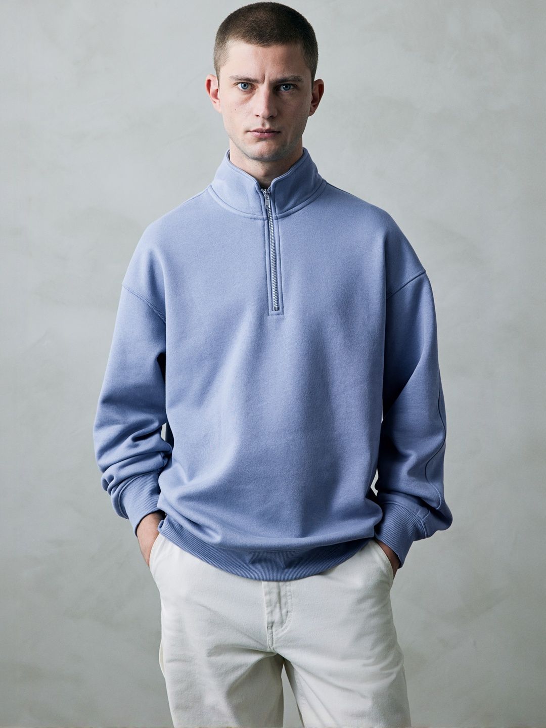 Buy H&M Men THERMOLITE Relaxed Fit Zip-top sweatshirt
