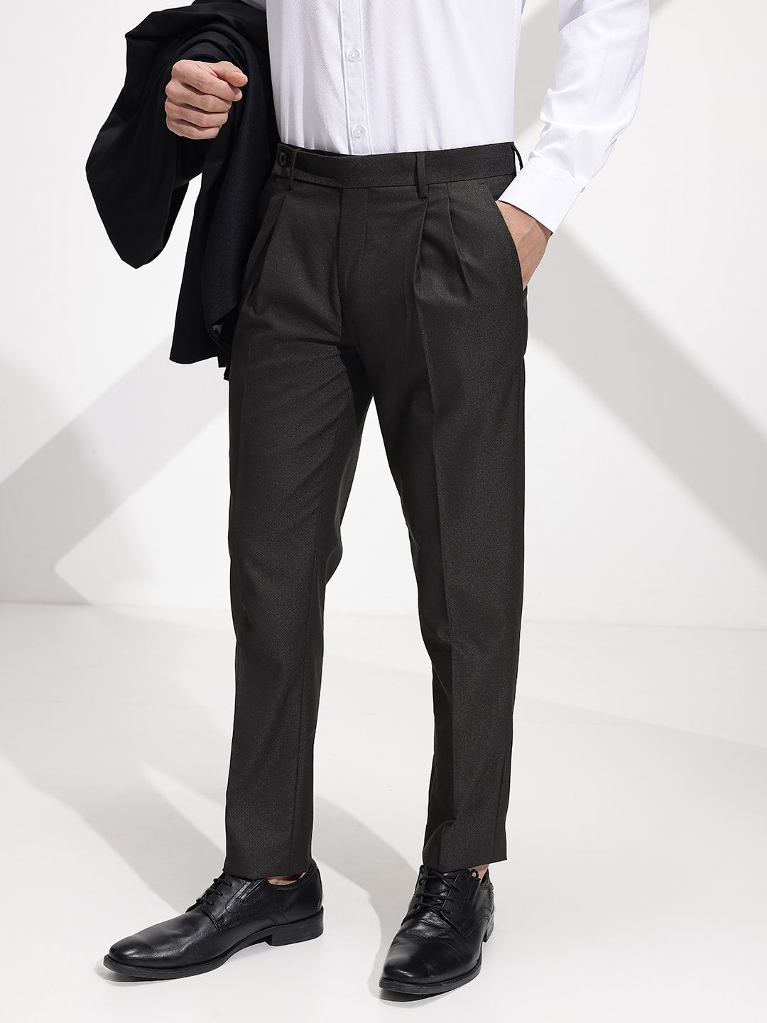 INVICTUS Men Self Design Textured Pleated Formal Trousers