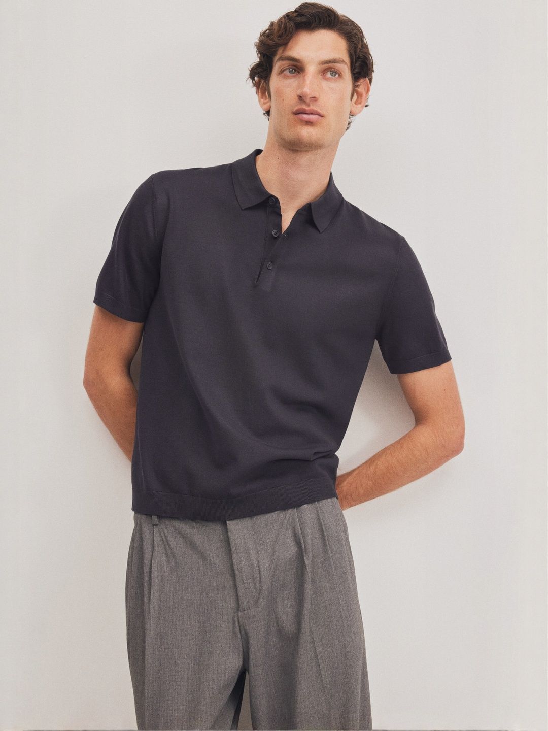 H&M Regular Fit Fine-Knit Polo Shirt deal from myntra