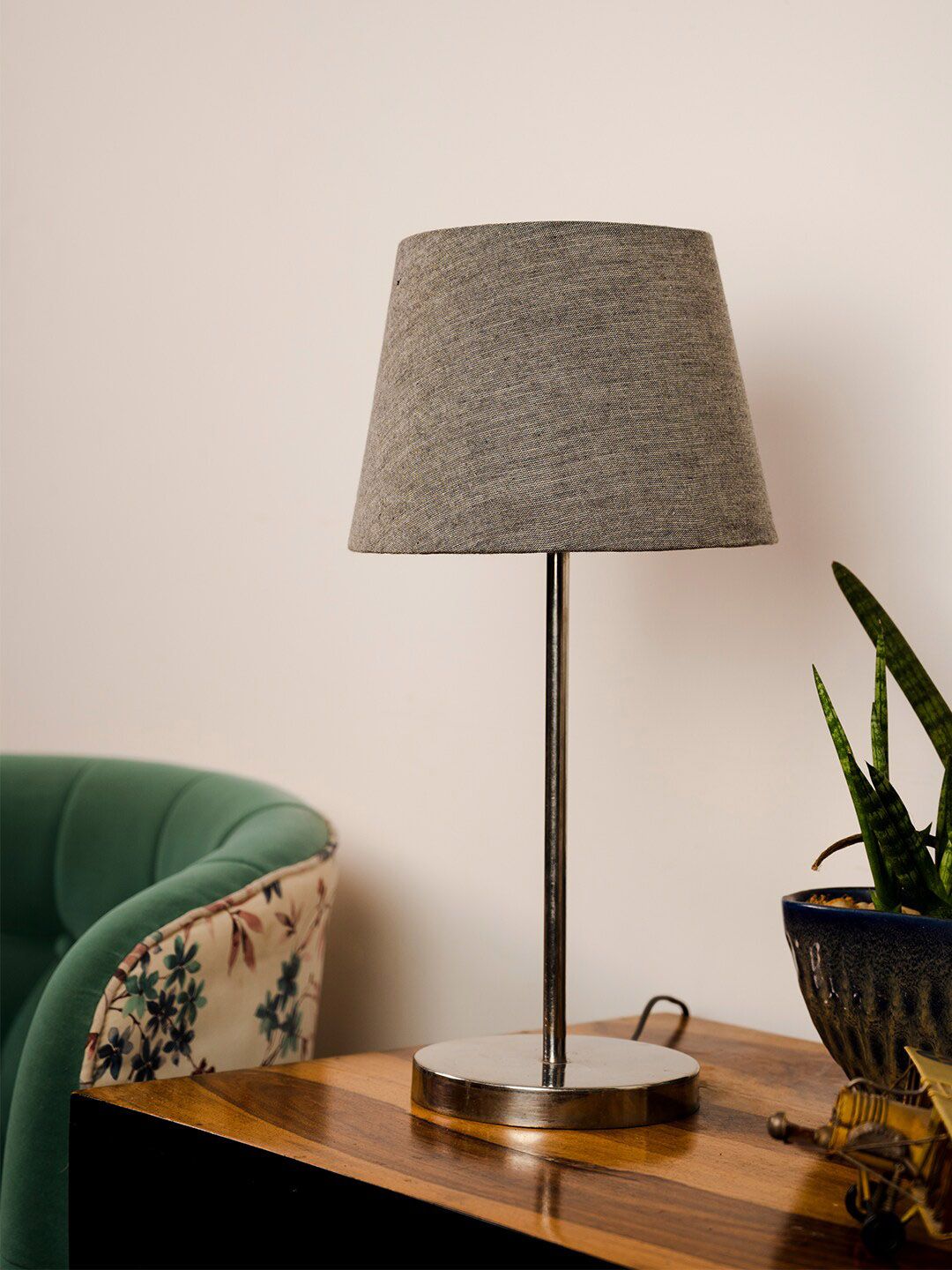 green girgit Grey Solid Metal Table Lamps With Shade Price in India
